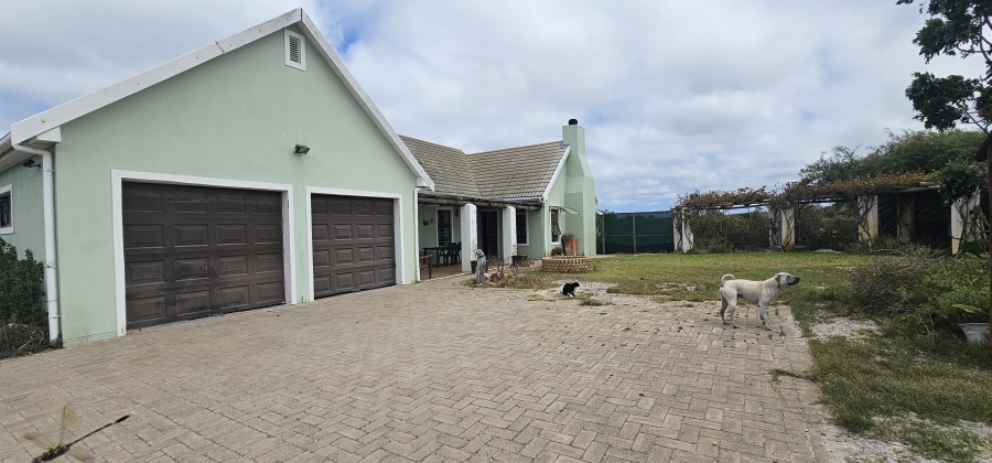 4 Bedroom Property for Sale in Hartebeesfontein Western Cape